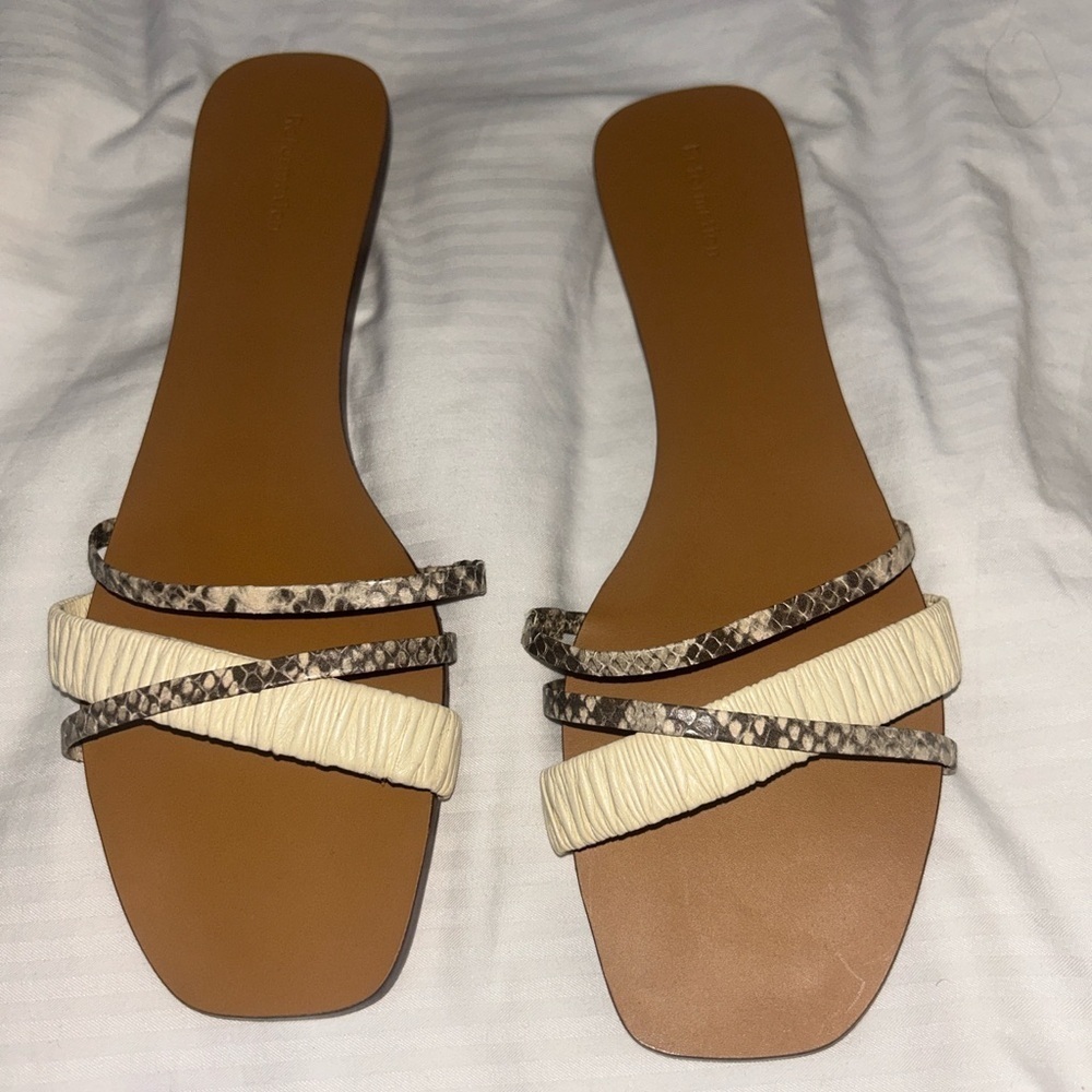 Reformation Katina Flat Sandal in Parmesan and Snake Size 9.5 - Picture 2 of 6